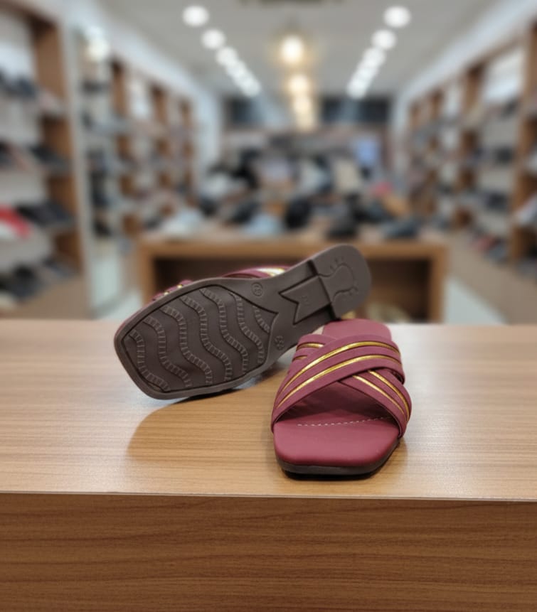 Women`s Crisscross Strap Flat Camfort Slippers