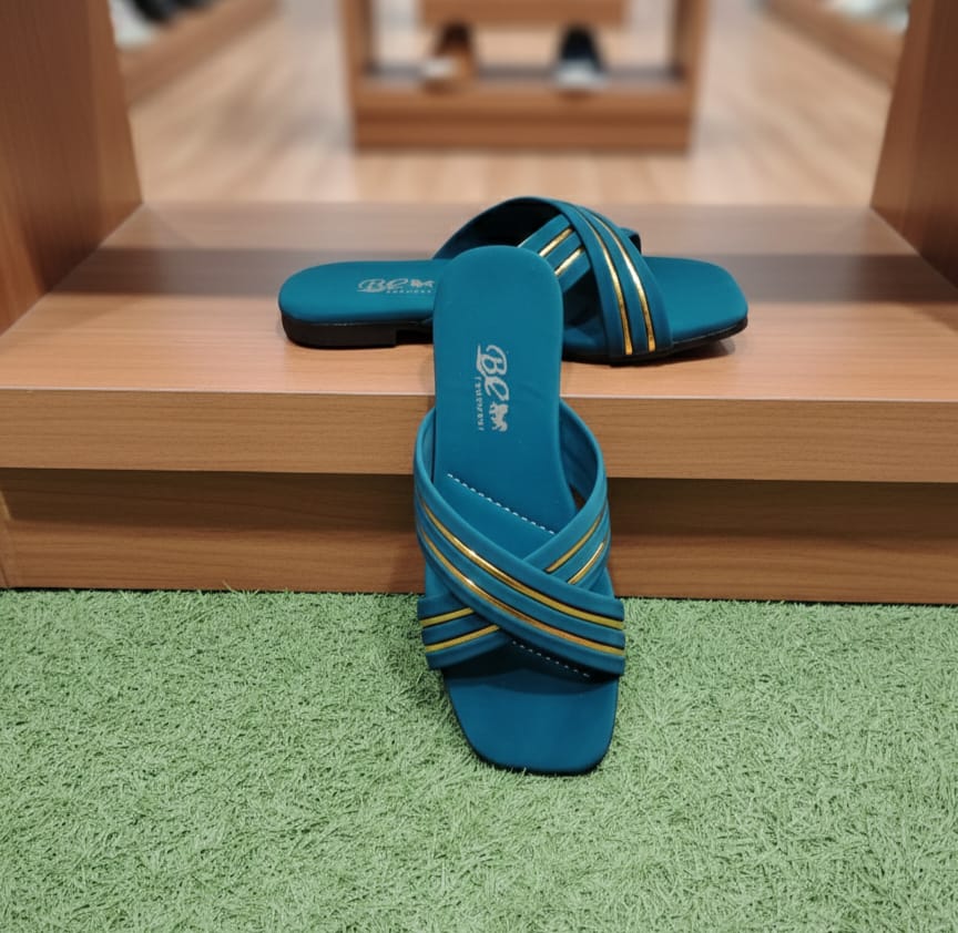 Women`s Crisscross Strap Flat Camfort Slippers