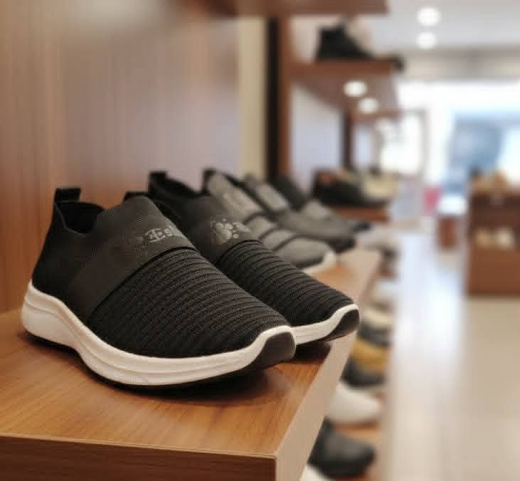 Men`s-Casual-Black-Sneakers