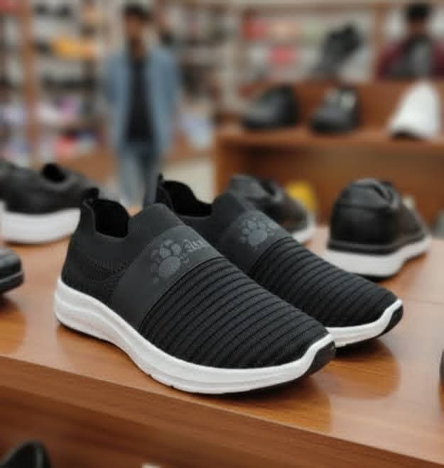 Men`s-Casual-Black-Sneakers