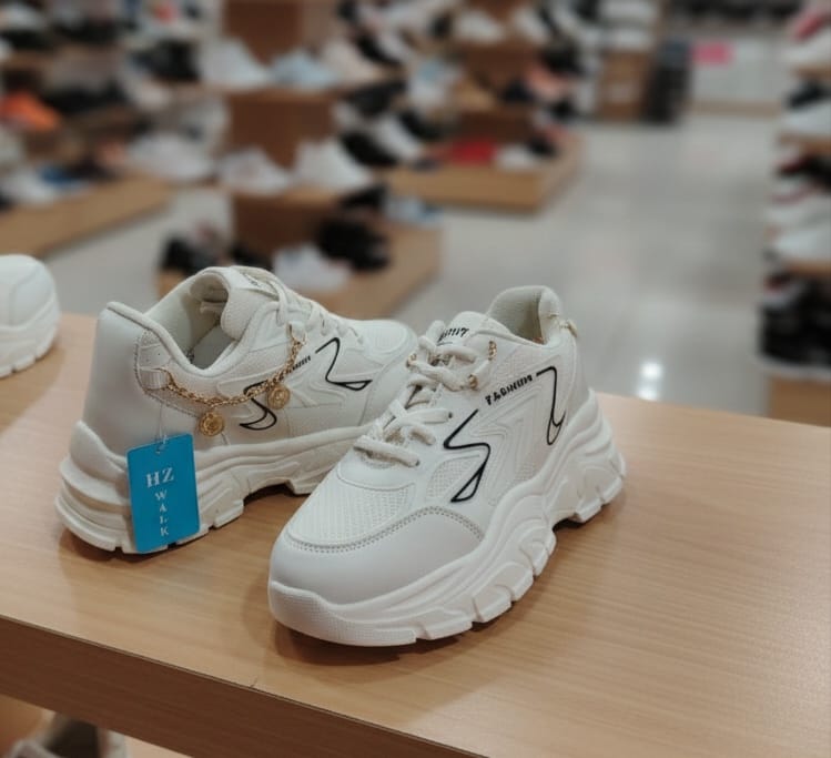 Women`s-Chunky-Sneakers-With-Cushioned-Sole