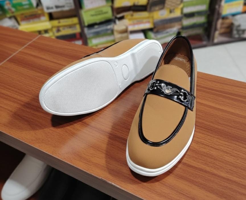 Classic-Men`s-Tan-Casual-Shoes