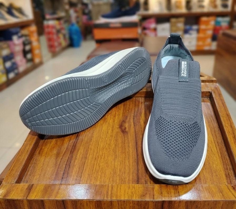 Men`s-Grey-Slip-On-Mesh-Walking-Shoes-Lightweight-Comfortable
